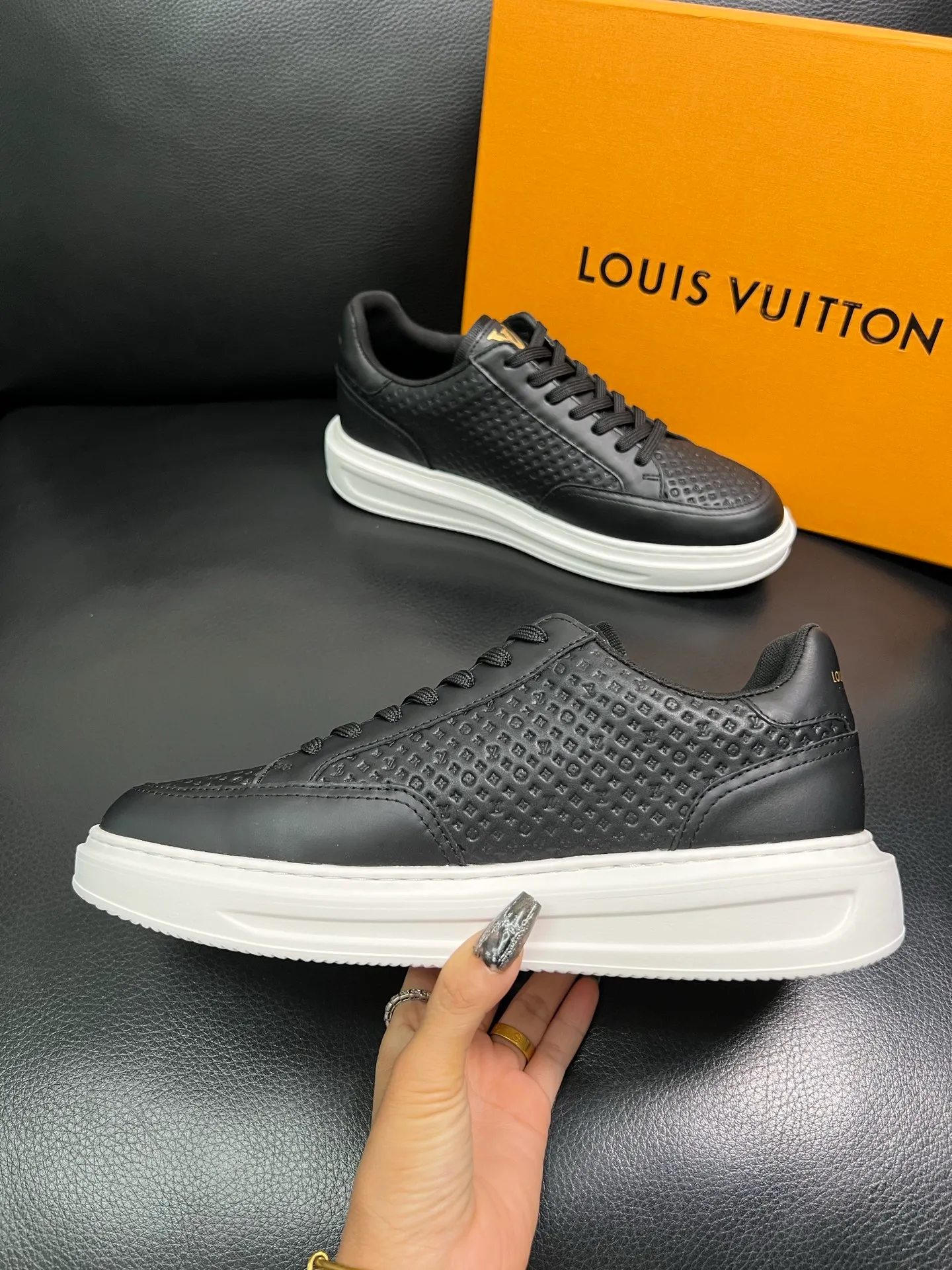 Men's shoes 💰740 Lv high quality top crafts Louis Vuitton sports shoes counter synchronized with original factory configuration, uppers imported from Italy, high-quality splicing colorful complex crafts, imported mesh pads soft and comfortable, soles: original soles specially provided by the original factory, T men's shoes 💰U exclusive movable molded soles super comfortable, original factory and single goods, welcome to compare, code number 38-44 (customized 45) 85867